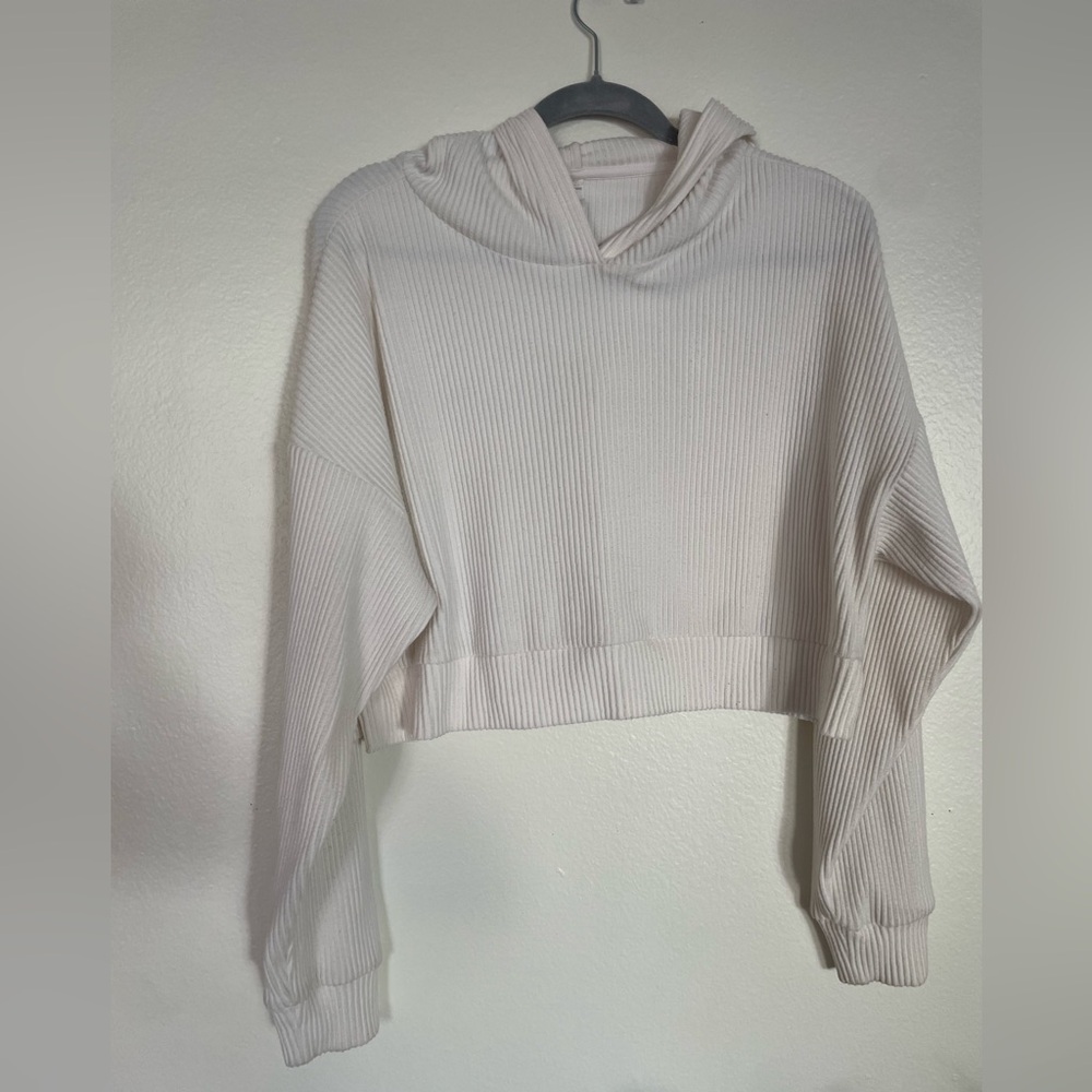 ALO yoga brand cream cropped sweatshirt, size medium